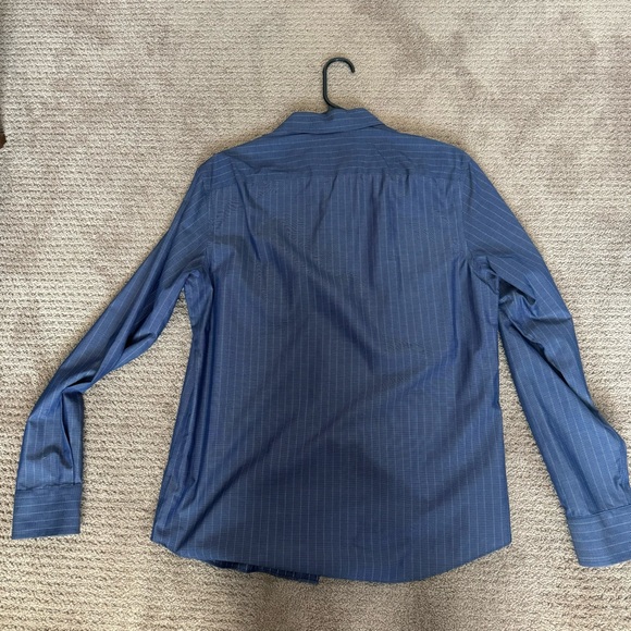 UntuckIt Dress Shirt - Picture 3 of 3